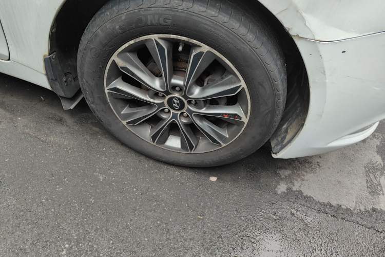 Used Hyundai Sonata 2013 2.0L Automatic Leading Edition Right Front Wheel Hub