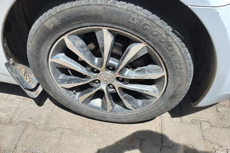 Used Hyundai Sonata 2013 2.0L Automatic Fashion Edition Right Front Wheel Hub