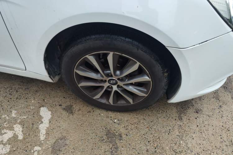 Used Hyundai Sonata 2013 2.0L Automatic Leading Edition Right Front Wheel Hub