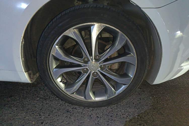 Used Hyundai Sonata 2013 2.4L Automatic Luxury Version China IV Standard Right Front Wheel Hub