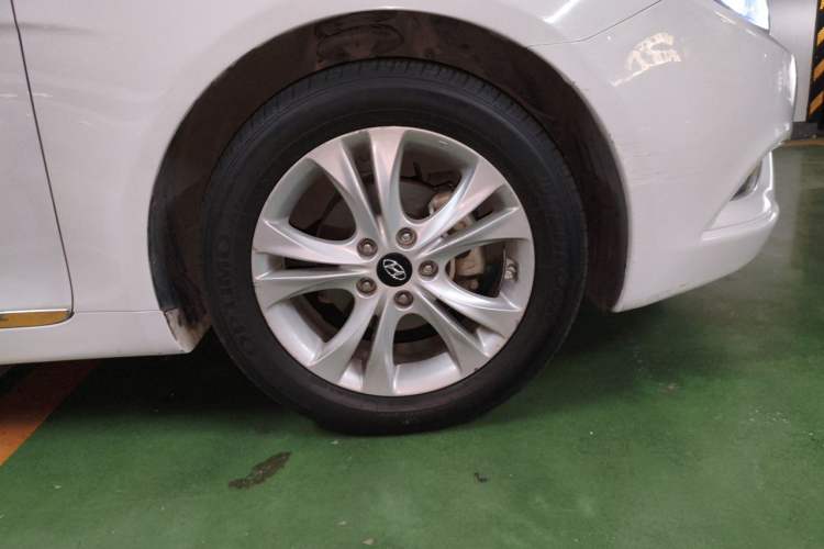 Used Hyundai Sonata 2013 2.0L Automatic Leading Edition Right Front Wheel Hub