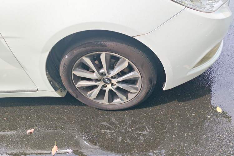 Used Hyundai Sonata 2013 2.0L Automatic Leading Edition Right Front Wheel Hub