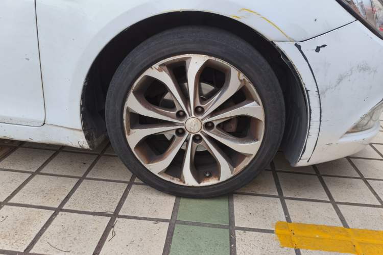 Used Hyundai Sonata 2013 2.4L Automatic Luxury Version China IV Standard Right Front Wheel Hub