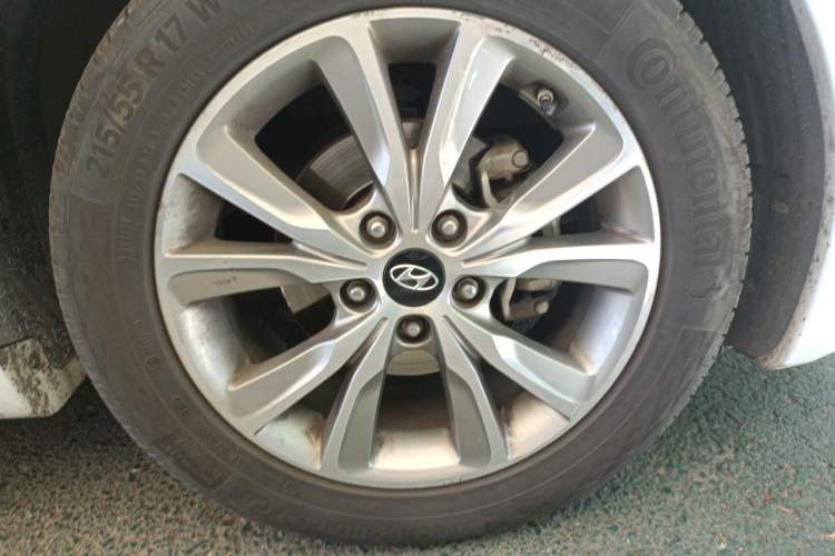 Used Hyundai Sonata 2013 2.4L Automatic Leading Edition China V Standard Right Front Wheel Hub