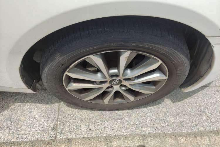 Used Hyundai Sonata 2013 2.0L Automatic Fashion Edition Right Front Wheel Hub