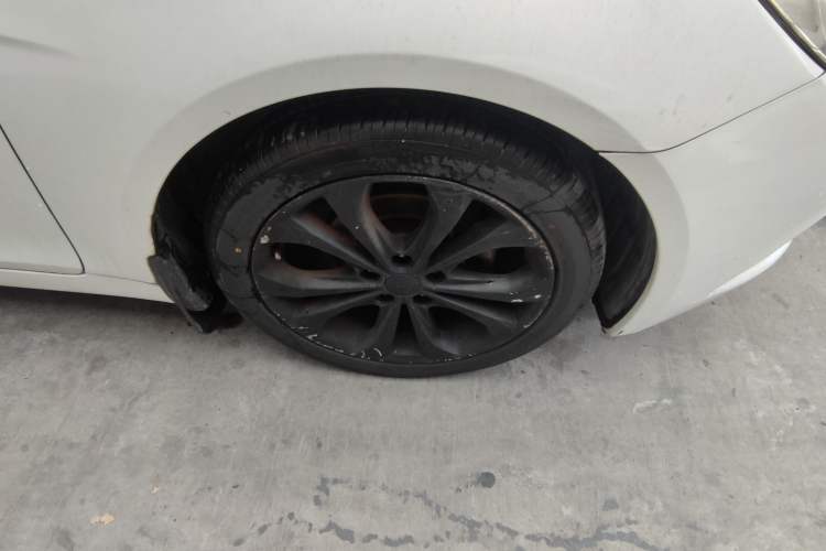 Used Hyundai Sonata 2013 2.4L Automatic Luxury Version China IV Standard Right Front Wheel Hub