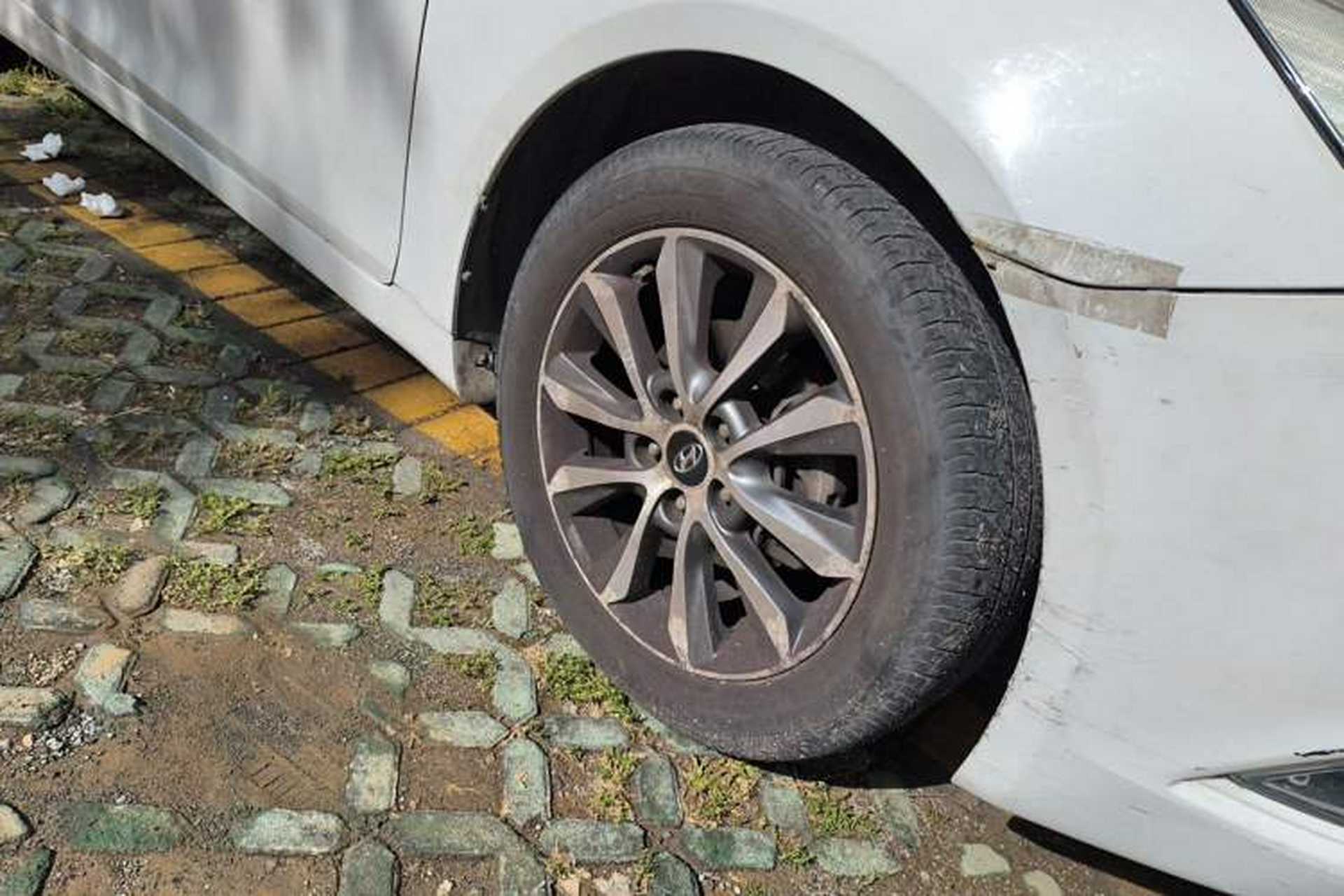 Used Hyundai Sonata 2013 2.0L Automatic Luxury Edition Right Front Wheel Hub