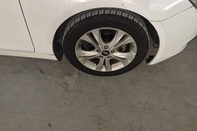 Used Hyundai Sonata 2013 2.0L Automatic Fashion Edition Right Front Wheel Hub