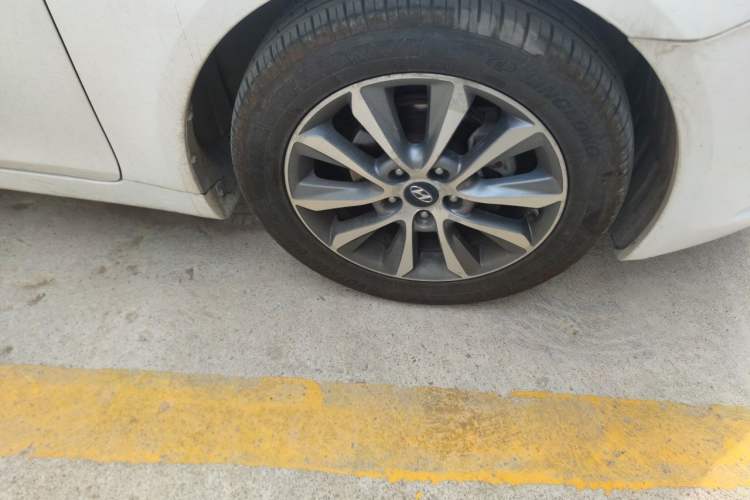 Used Hyundai Sonata 2013 2.4L Automatic Leading Edition China IV Standard Right Front Wheel Hub