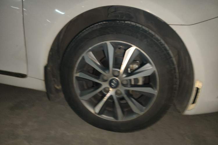 Used Hyundai Sonata 2013 2.0L Automatic Leading Edition Right Front Wheel Hub