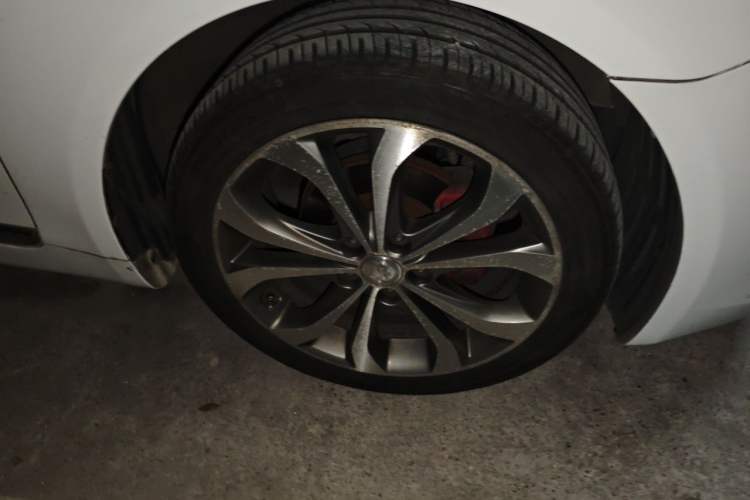 Used Hyundai Sonata 2013 2.4L Automatic Luxury Version China IV Standard Right Front Wheel Hub