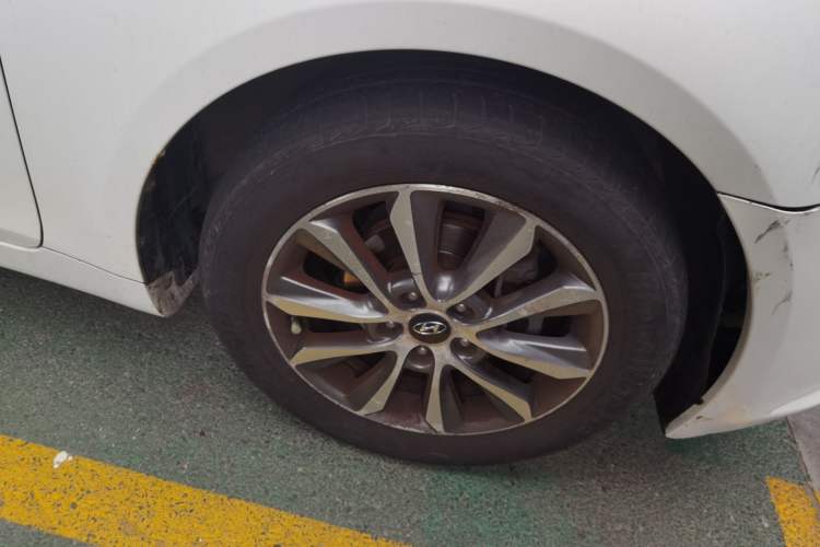 Used Hyundai Sonata 2013 2.4L Automatic Leading Edition China IV Standard Right Front Wheel Hub
