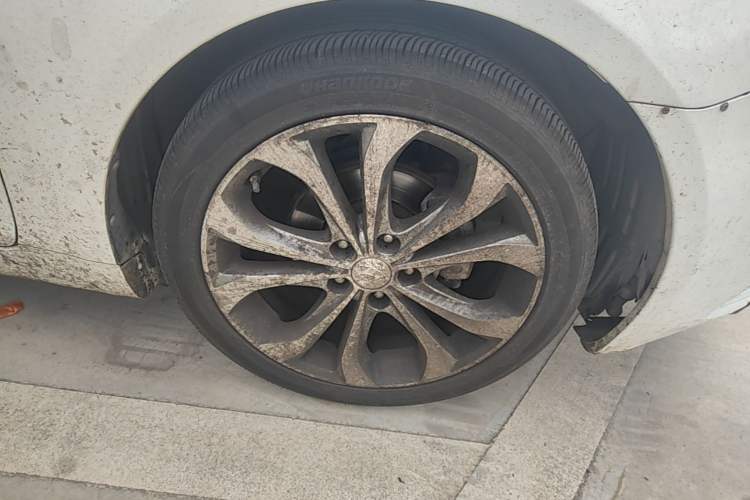 Used Hyundai Sonata 2013 2.4L Automatic Luxury Version China IV Standard Right Front Wheel Hub