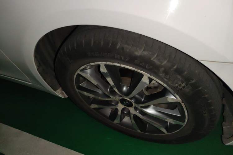 Used Hyundai Sonata 2013 2.0L Automatic Luxury Edition Right Front Wheel Hub