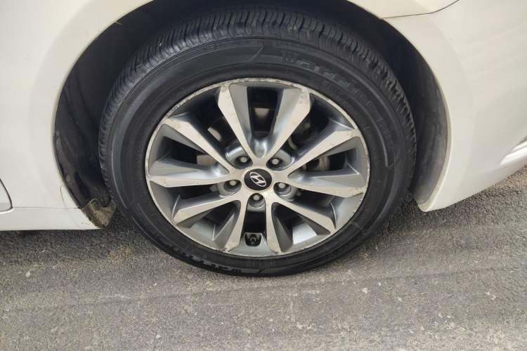Used Hyundai Sonata 2013 2.4L Automatic Leading Edition China IV Standard Right Front Wheel Hub