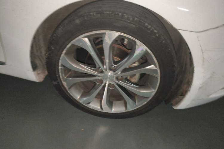 Used Hyundai Sonata 2013 2.4L Automatic Luxury Version China IV Standard Right Front Wheel Hub
