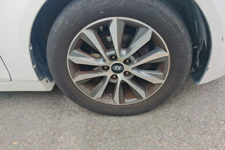 Used Hyundai Sonata 2013 2.4L Automatic Leading Edition China IV Standard Right Front Wheel Hub