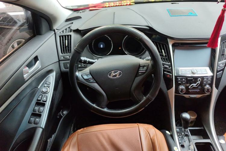 Used Hyundai Sonata 2013 2.0L Automatic Leading Edition Steering Wheel