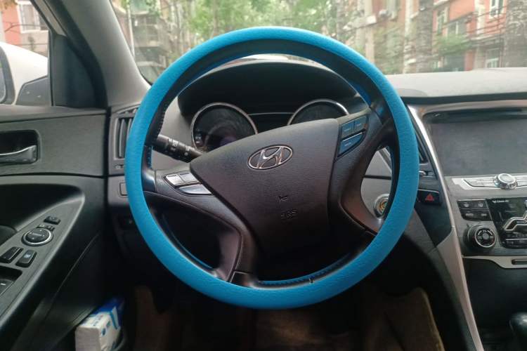 Used Hyundai Sonata 2013 2.0L Automatic Luxury Edition Steering Wheel