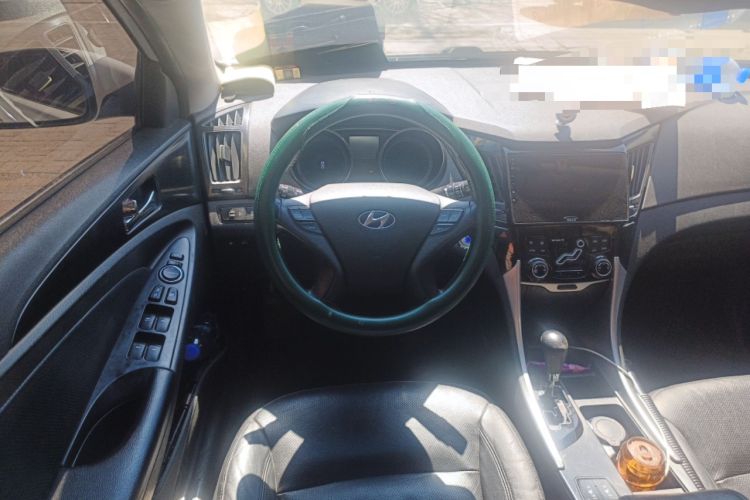 Used Hyundai Sonata 2013 2.0L Automatic Luxury Edition Steering Wheel