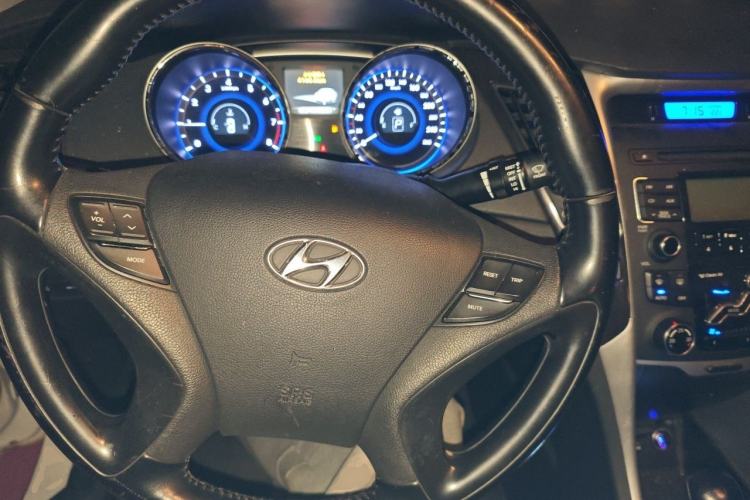 Used Hyundai Sonata 2013 2.4L Automatic Leading Edition China IV Standard Steering Wheel