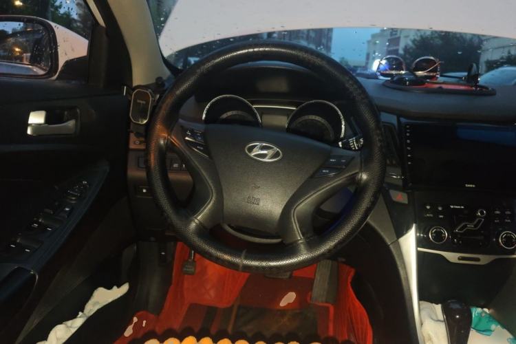 Used Hyundai Sonata 2013 2.0L Automatic Leading Edition Steering Wheel