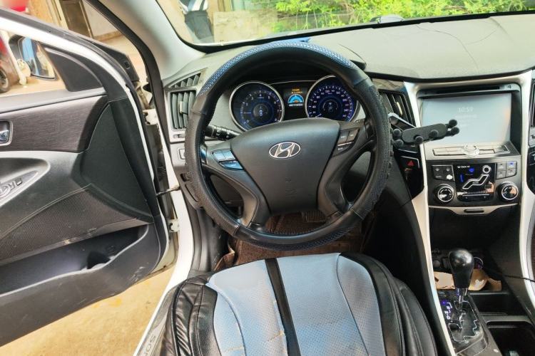 Used Hyundai Sonata 2013 2.4L Automatic Leading Edition China IV Standard Steering Wheel