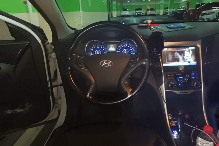 Used Hyundai Sonata 2013 2.4L Automatic Leading Edition China IV Standard Steering Wheel