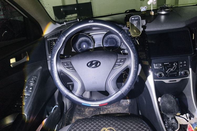 Used Hyundai Sonata 2013 2.0L Automatic Leading Edition Steering Wheel
