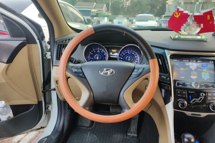 Used Hyundai Sonata 2013 2.0L Automatic Luxury Edition Steering Wheel