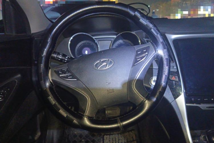Used Hyundai Sonata 2013 2.4L Automatic Luxury Version China IV Standard Steering Wheel