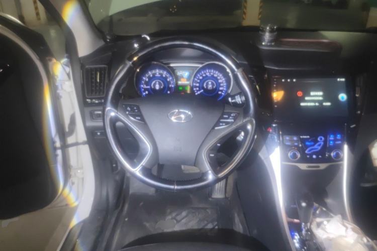 Used Hyundai Sonata 2013 2.4L Automatic Top-Grade Version China IV Standard Steering Wheel
