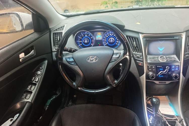 Used Hyundai Sonata 2013 2.0L Automatic Leading Edition Steering Wheel