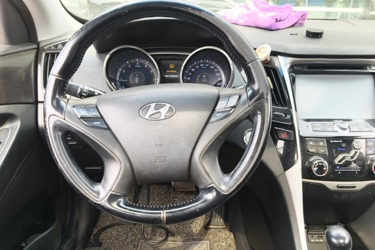Used Hyundai Sonata 2013 2.0L Automatic Luxury Edition Steering Wheel