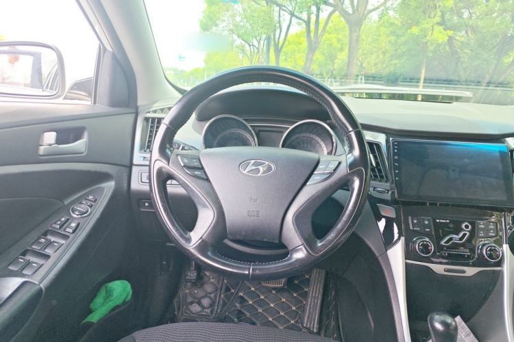 Used Hyundai Sonata 2013 2.0L Automatic Leading Edition Steering Wheel