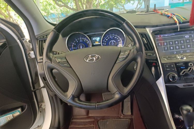 Used Hyundai Sonata 2013 2.4L Automatic Leading Edition China V Standard Steering Wheel