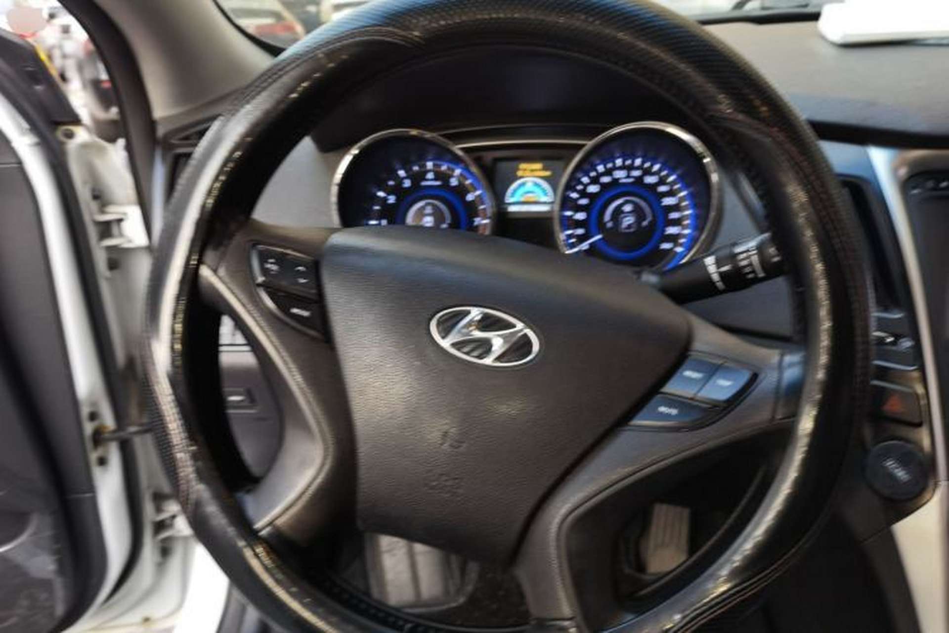 Used Hyundai Sonata 2013 2.0L Automatic Prestige Edition Steering Wheel