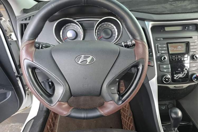 Used Hyundai Sonata 2013 2.0L Automatic Fashion Edition Steering Wheel
