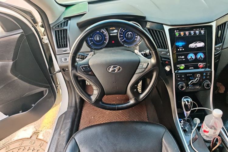 Used Hyundai Sonata 2013 2.4L Automatic Leading Edition China IV Standard Steering Wheel