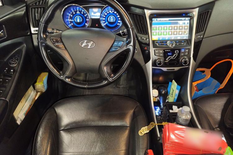 Used Hyundai Sonata 2013 2.0L Automatic Luxury Edition Steering Wheel