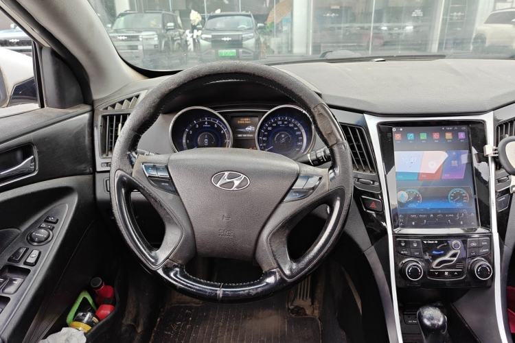 Used Hyundai Sonata 2013 2.0L Automatic Luxury Edition Steering Wheel