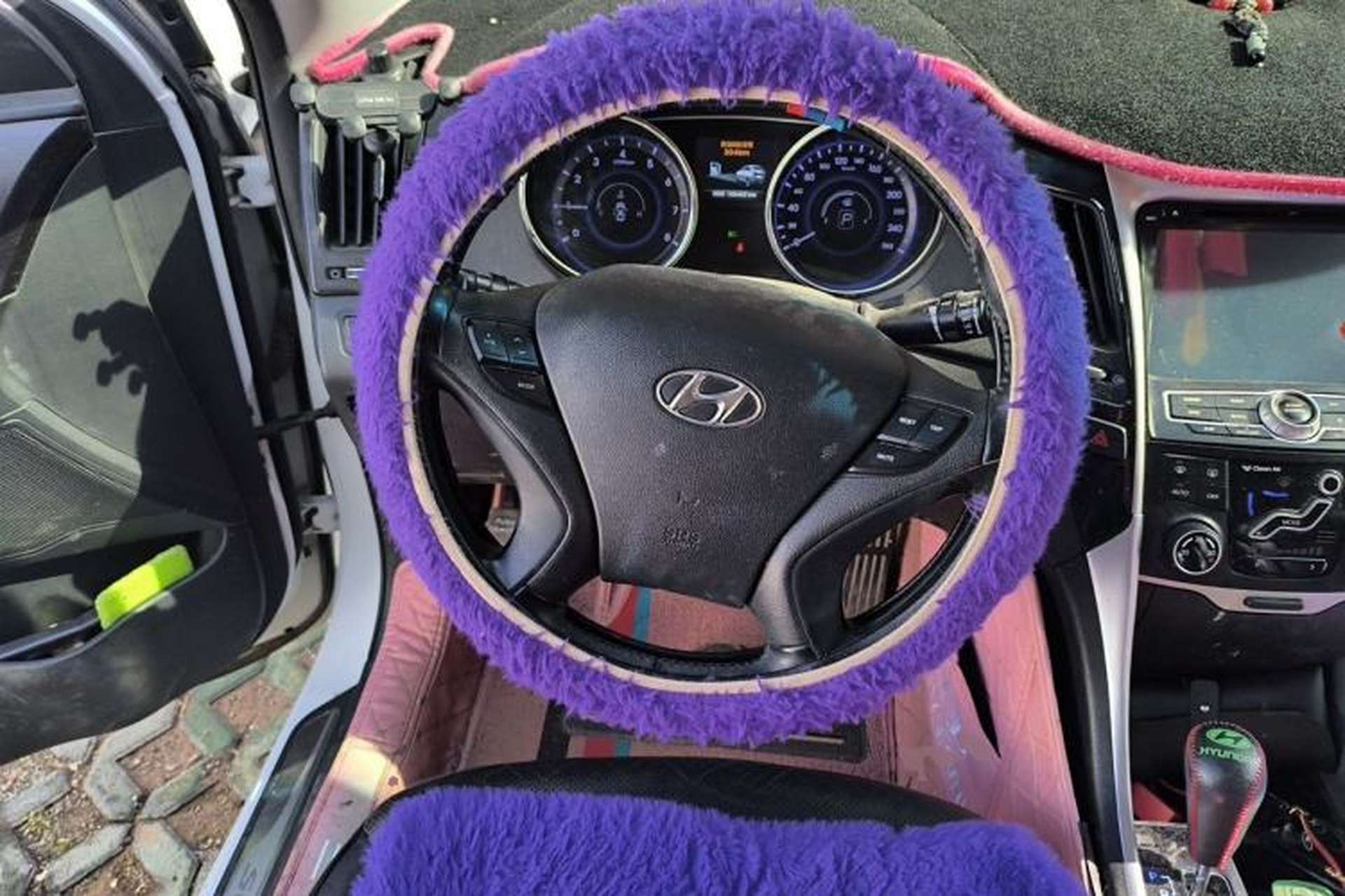 Used Hyundai Sonata 2013 2.0L Automatic Luxury Edition Steering Wheel