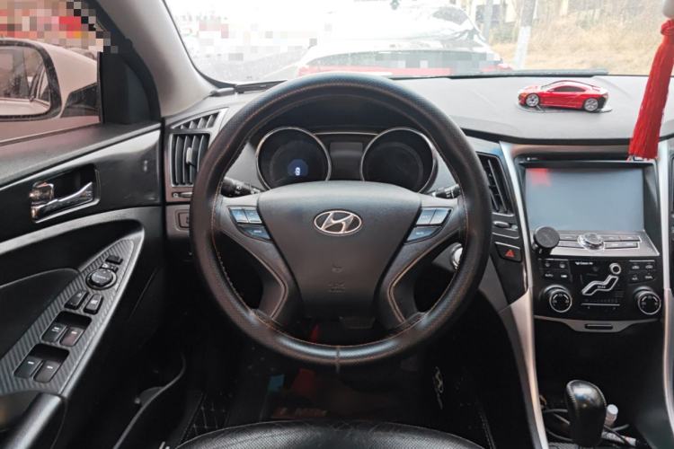 Used Hyundai Sonata 2013 2.4L Automatic Leading Edition China IV Standard Steering Wheel