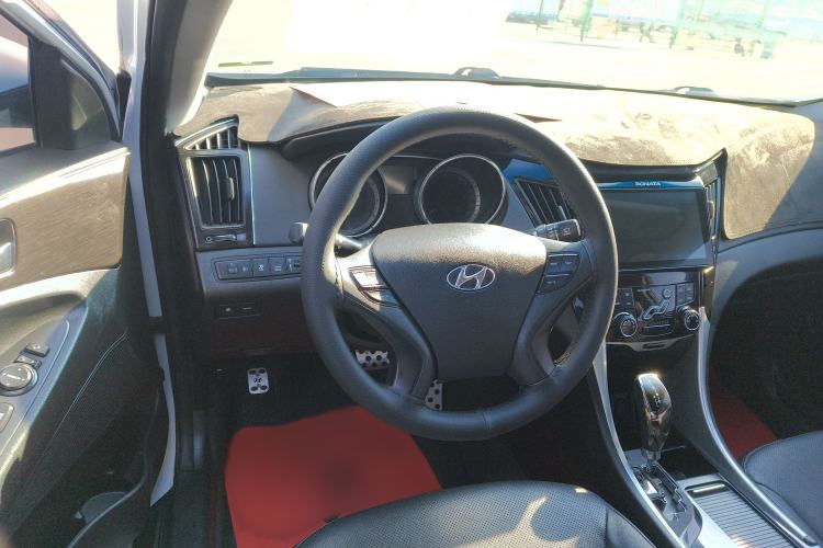 Used Hyundai Sonata 2013 2.4L Automatic Leading Edition China IV Standard Steering Wheel
