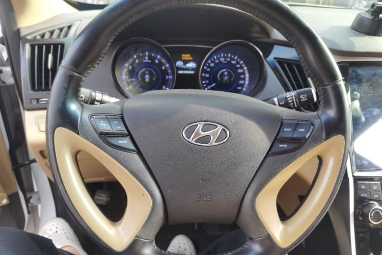 Used Hyundai Sonata 2013 2.0L Automatic Prestige Edition Steering Wheel