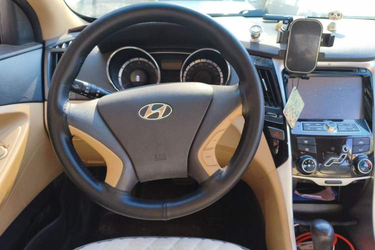 Used Hyundai Sonata 2013 2.0L Automatic Fashion Edition Steering Wheel