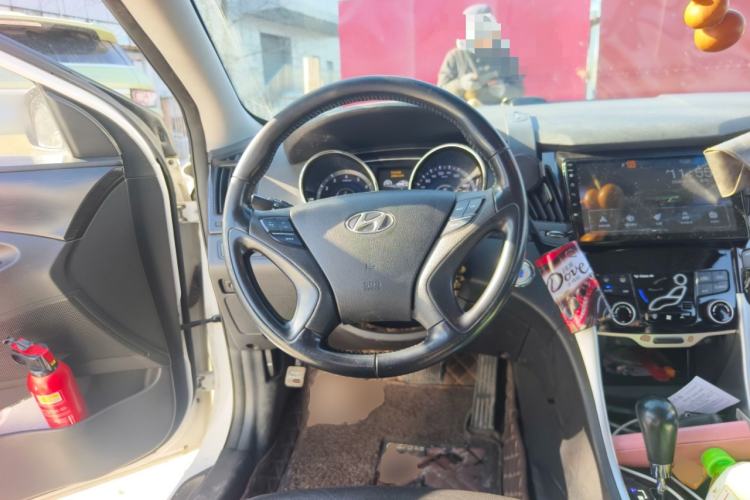 Used Hyundai Sonata 2013 2.4L Automatic Luxury Version China IV Standard Steering Wheel