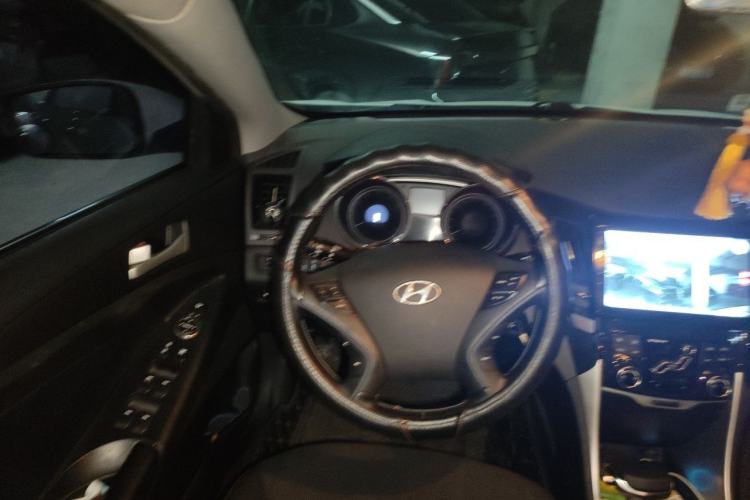 Used Hyundai Sonata 2013 2.0L Automatic Leading Edition Steering Wheel