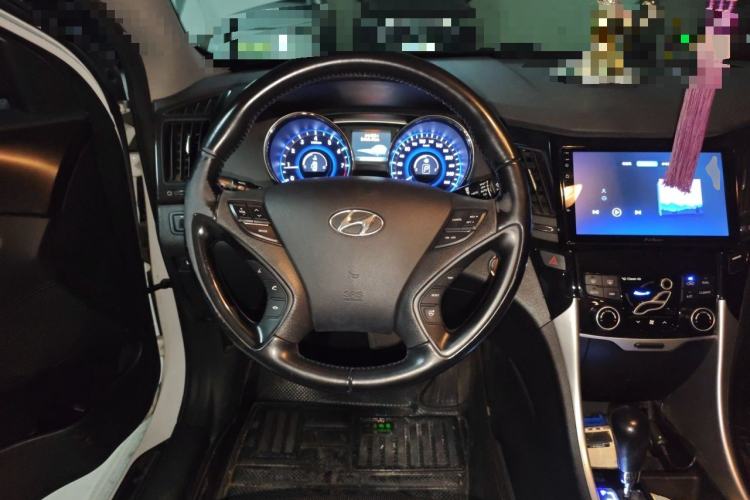 Used Hyundai Sonata 2013 2.4L Automatic Luxury Version China IV Standard Steering Wheel