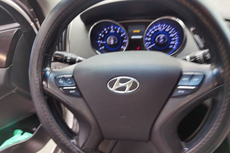 Used Hyundai Sonata 2013 2.4L Automatic Leading Edition China IV Standard Steering Wheel